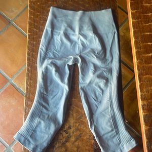Lululemon cropped leggings with ribbed design.